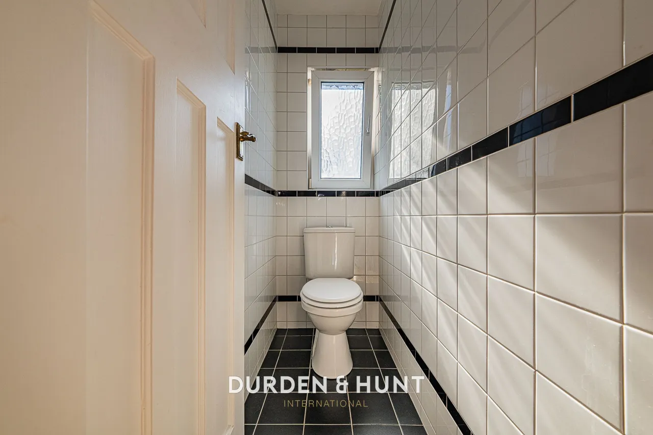 Chudleigh Crescent, Seven Kings, IG3, photo 14