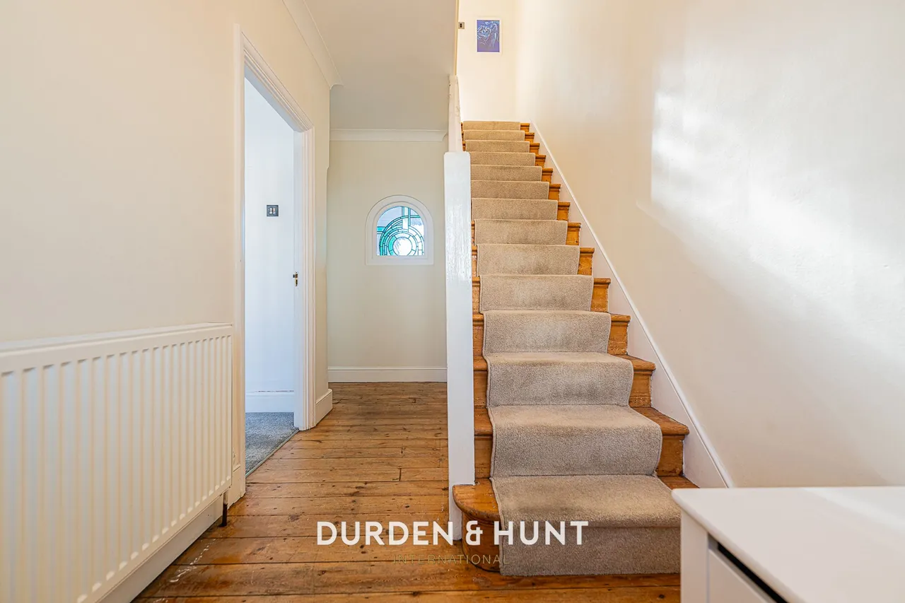 Chudleigh Crescent, Seven Kings, IG3, photo 8