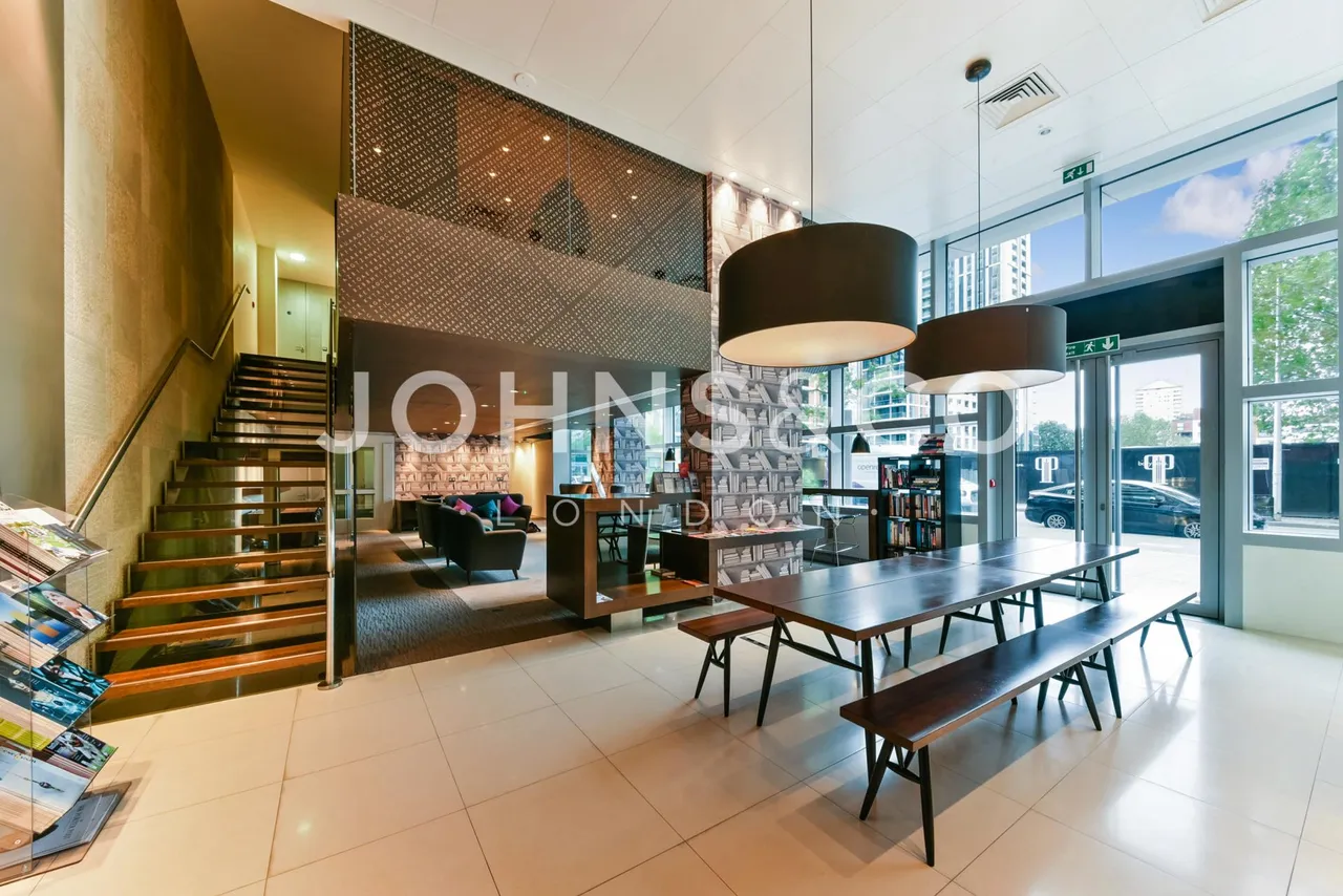Pan Peninsula, West Tower, E14, photo 16