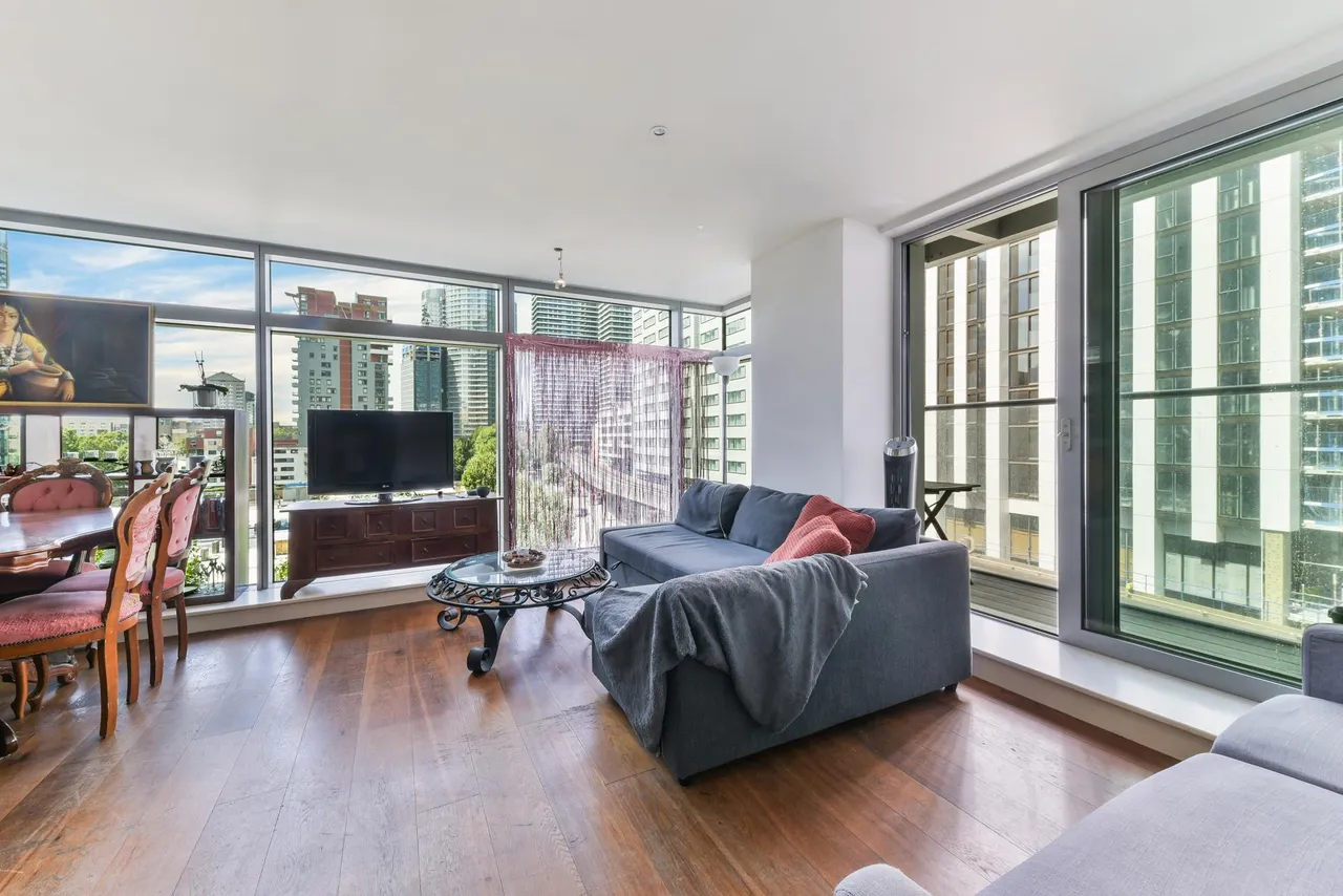 Pan Peninsula, West Tower, E14, photo 5