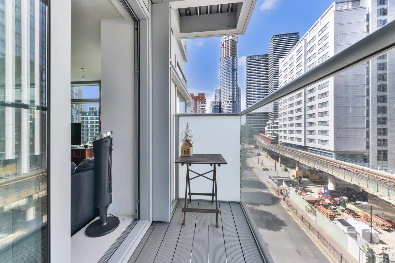 Pan Peninsula, West Tower, E14, photo 10
