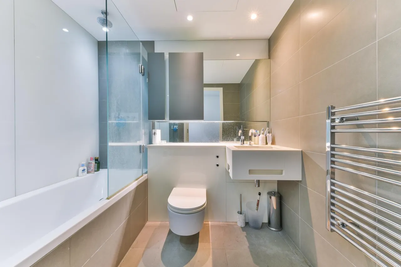 Pan Peninsula, West Tower, E14, photo 7