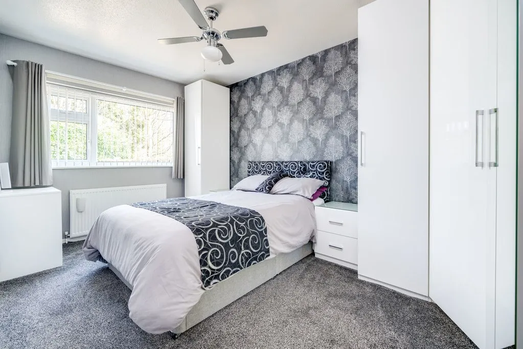 3 bed house for sale — Moor Lane, Gomersal BD19 4LF