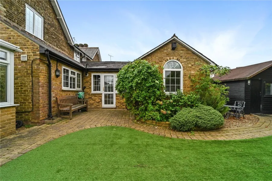 House Under Offer with 4 bedrooms in Old Harlow, CM17, photo 13