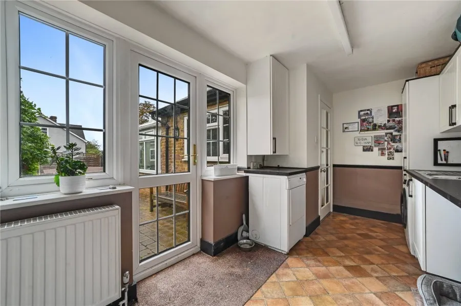 House Under Offer with 4 bedrooms in Old Harlow, CM17, photo 16