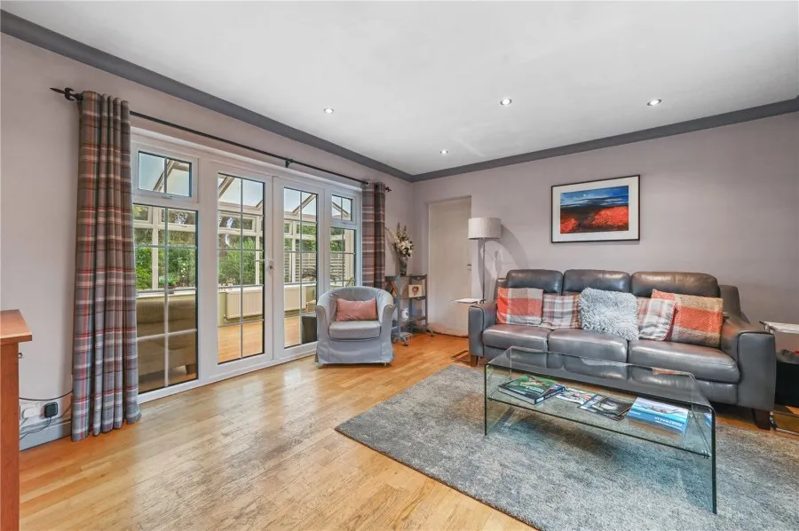 House Under Offer with 4 bedrooms in Old Harlow, CM17, photo 5