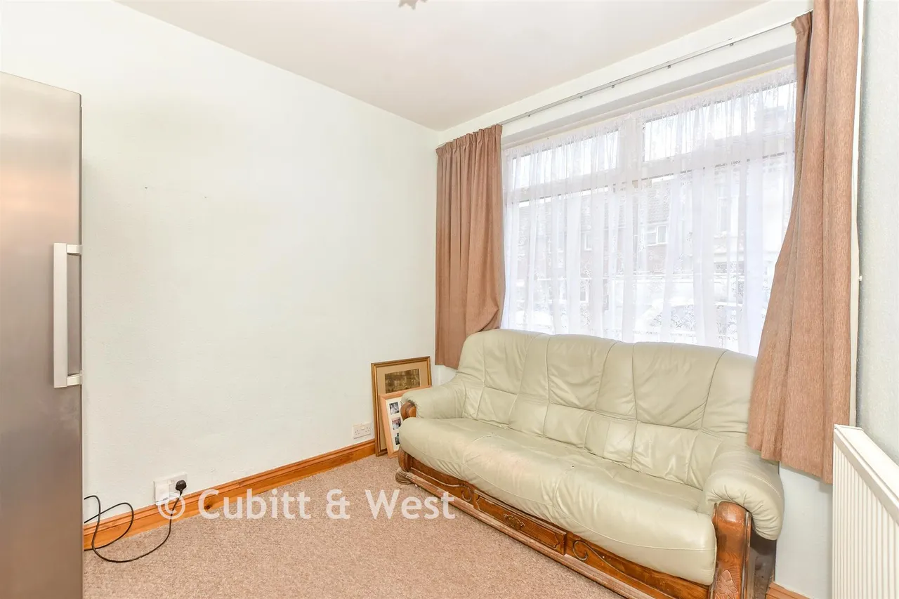 Bath Road, Southsea, PO4, photo 6