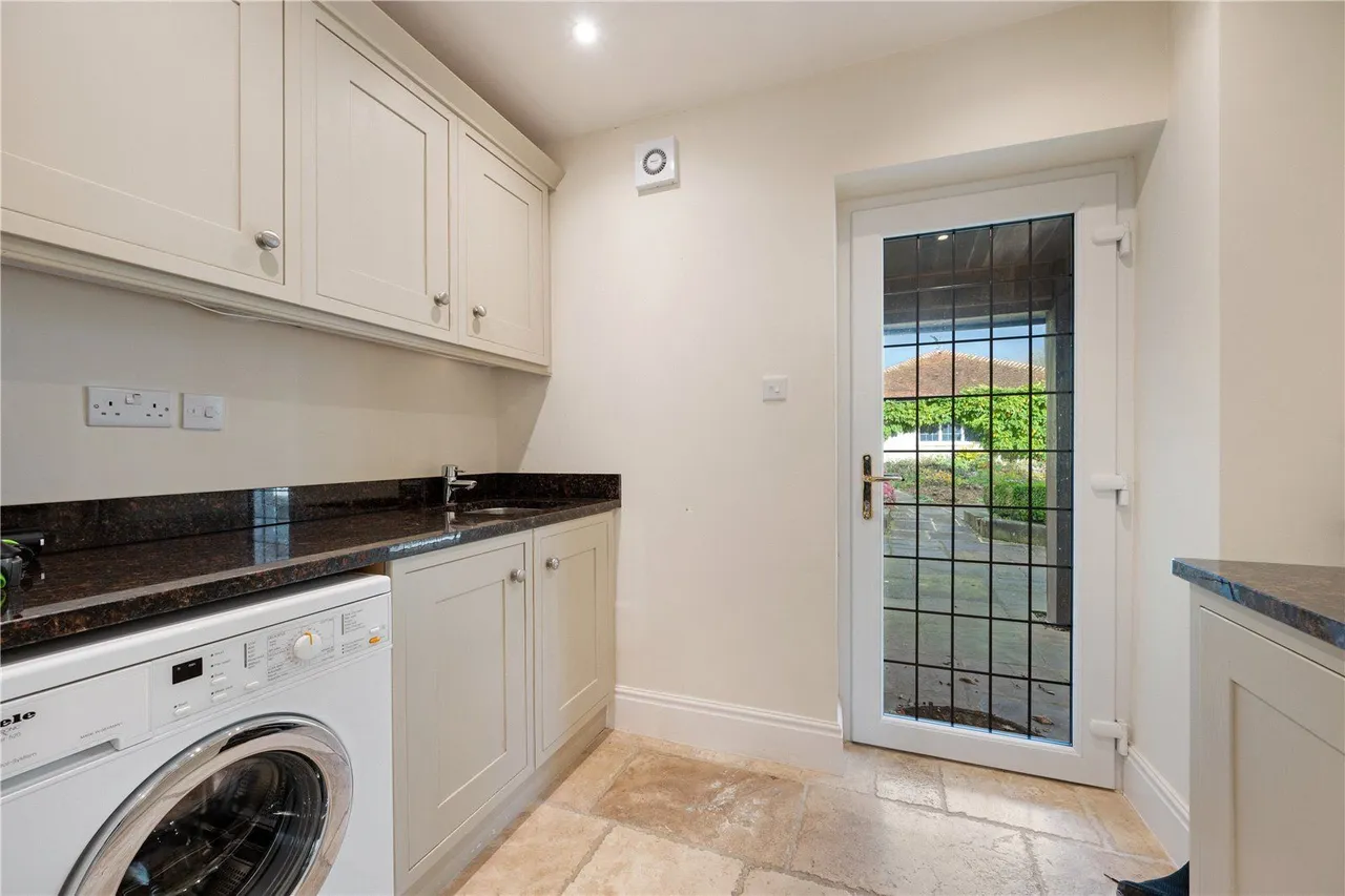 Sicklinghall Road, Wetherby, LS22, photo 9