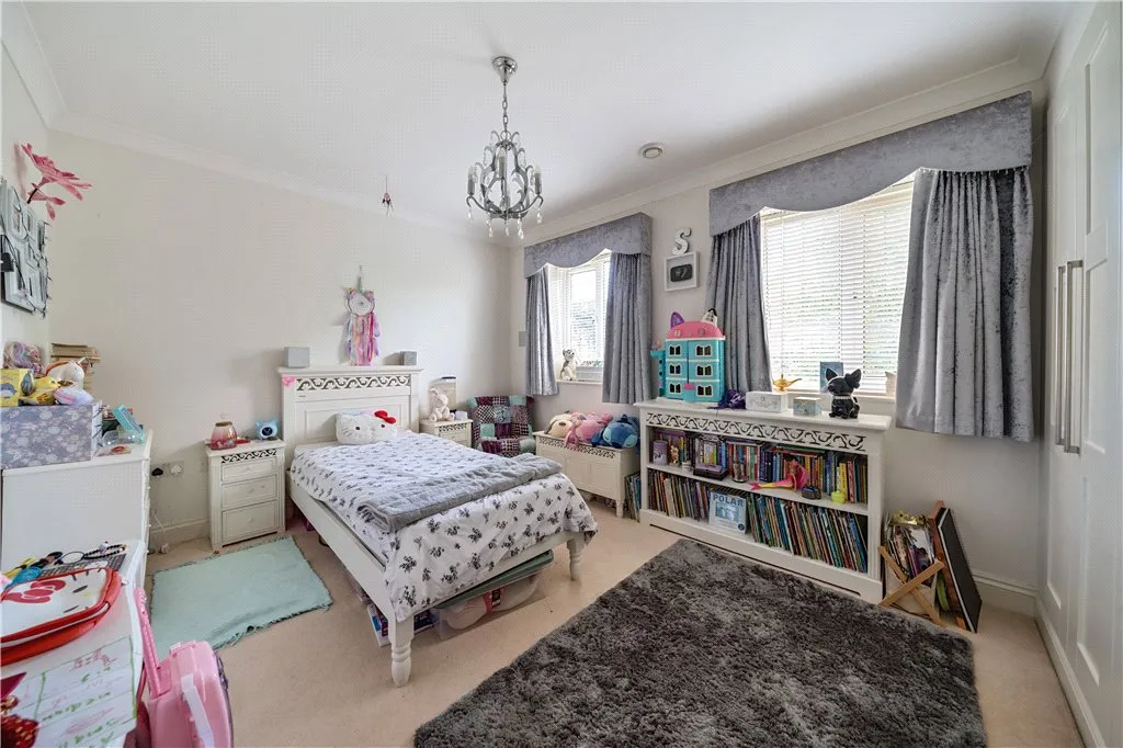 Wood End Close, Farnham Common, SL2, photo 22