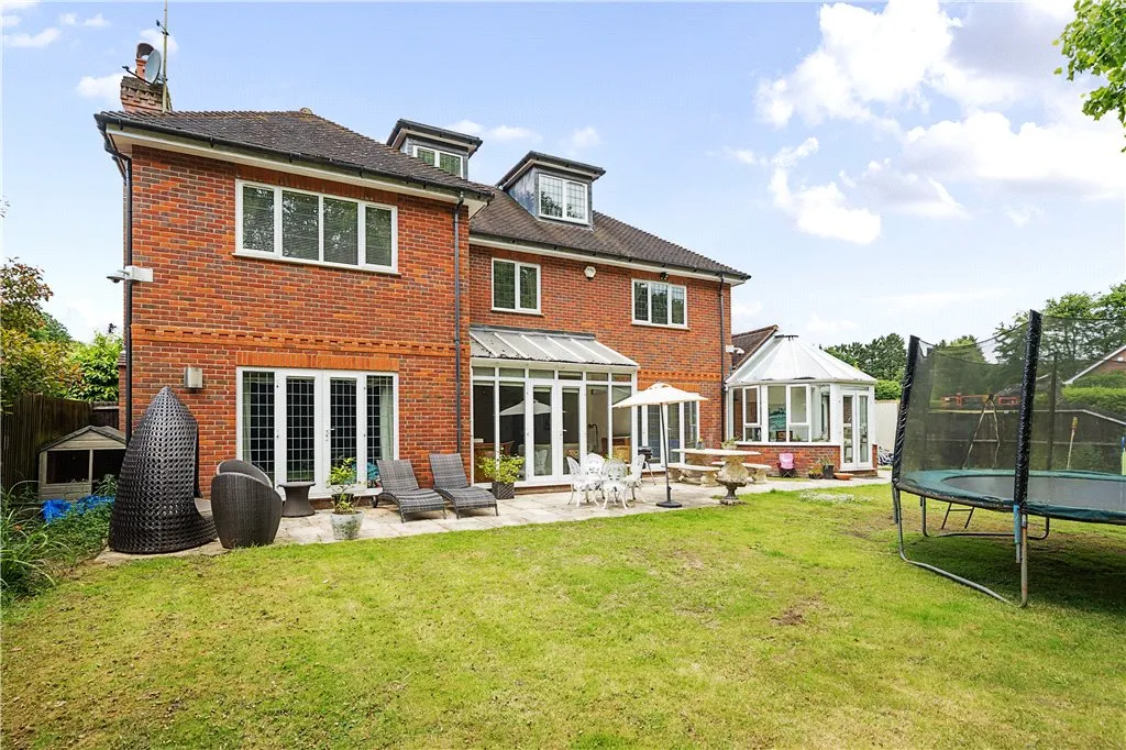 Wood End Close, Farnham Common, SL2, photo 26