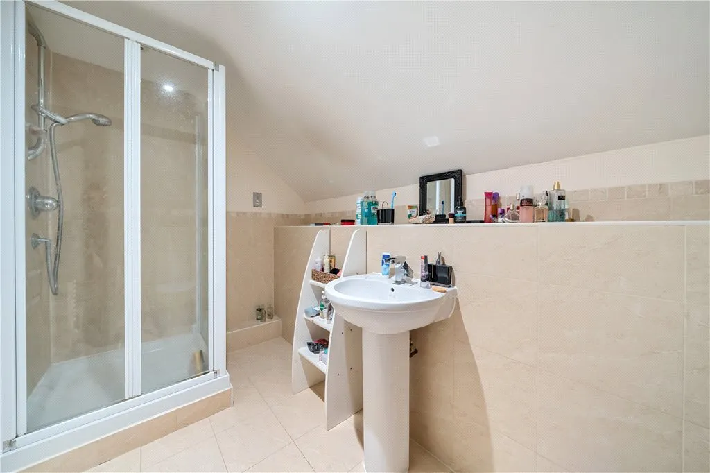 Wood End Close, Farnham Common, SL2, photo 20