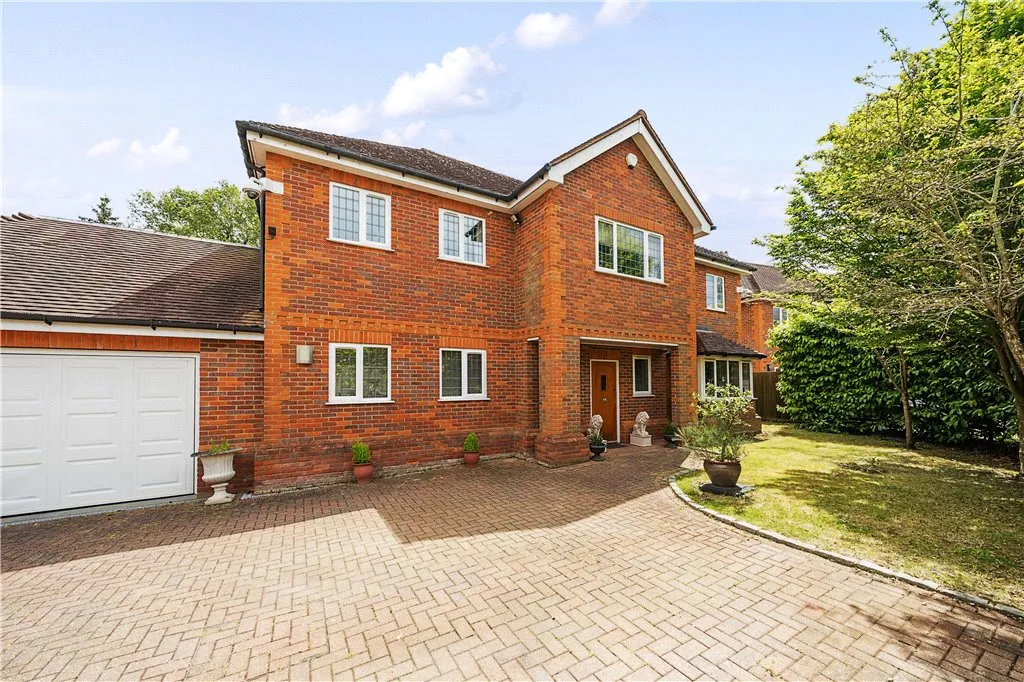 Wood End Close, Farnham Common, SL2, photo 27