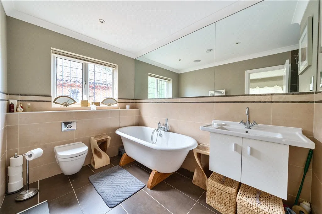 Wood End Close, Farnham Common, SL2, photo 10