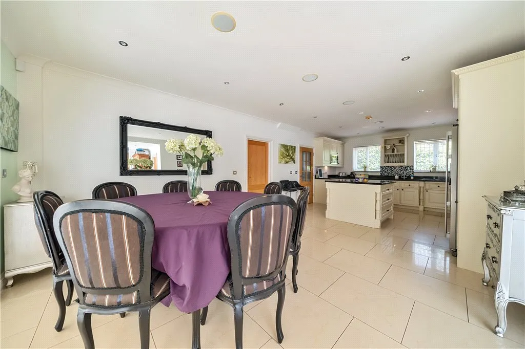 Wood End Close, Farnham Common, SL2, photo 14