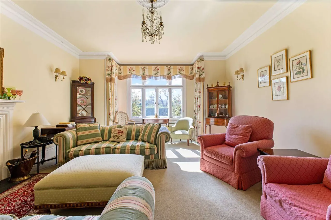 Donkey Lane, Bourne End, Buckinghamshire, SL8 5RR, photo 7