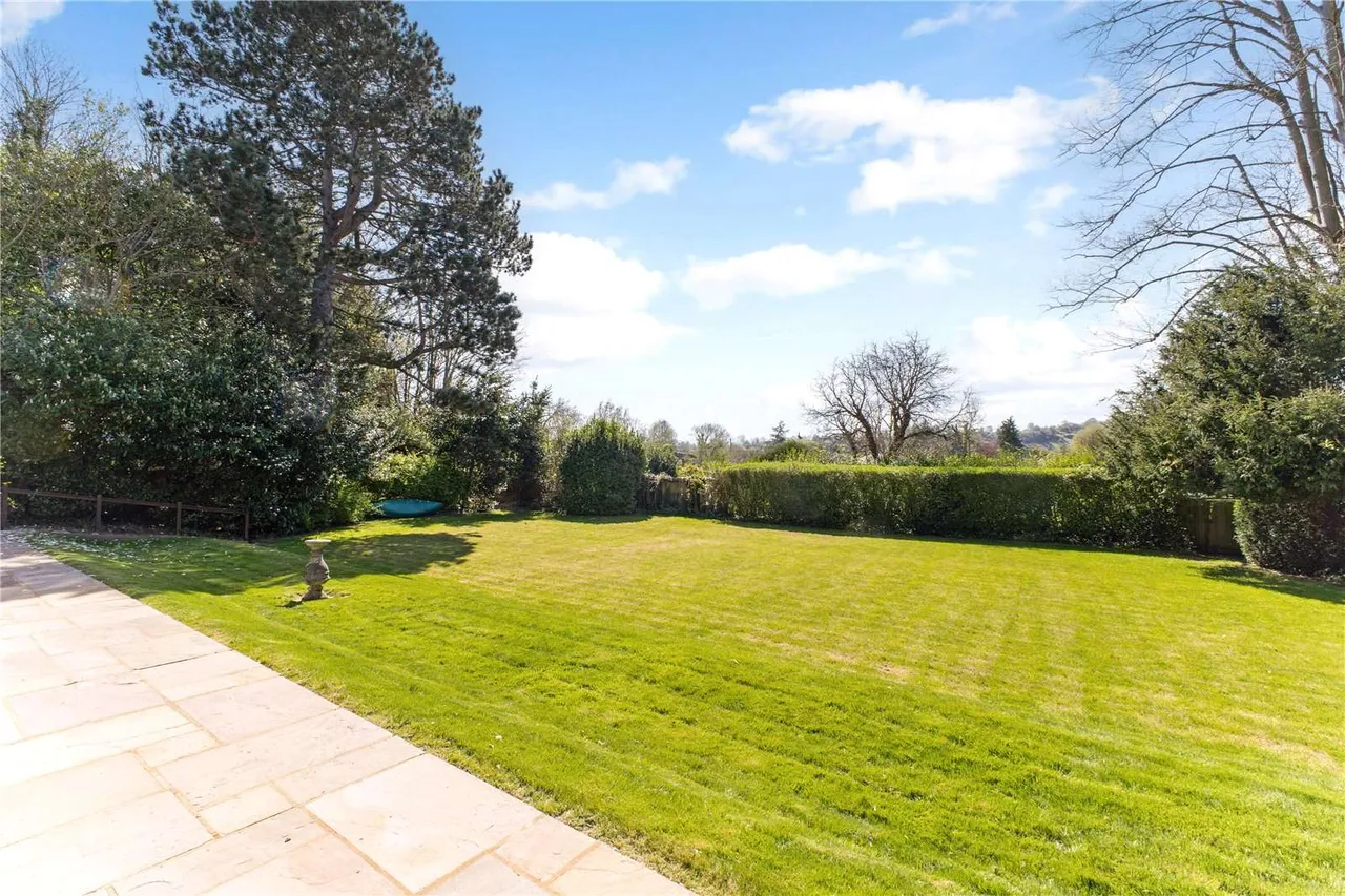 Donkey Lane, Bourne End, Buckinghamshire, SL8 5RR, photo 4