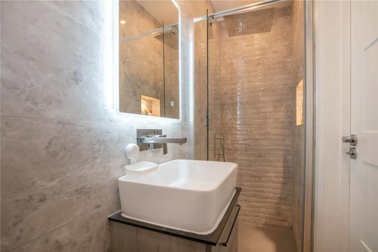 Carrington Road, Richmond, TW10, photo 12