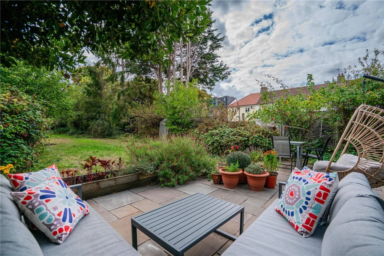 Carrington Road, Richmond, TW10, photo 2