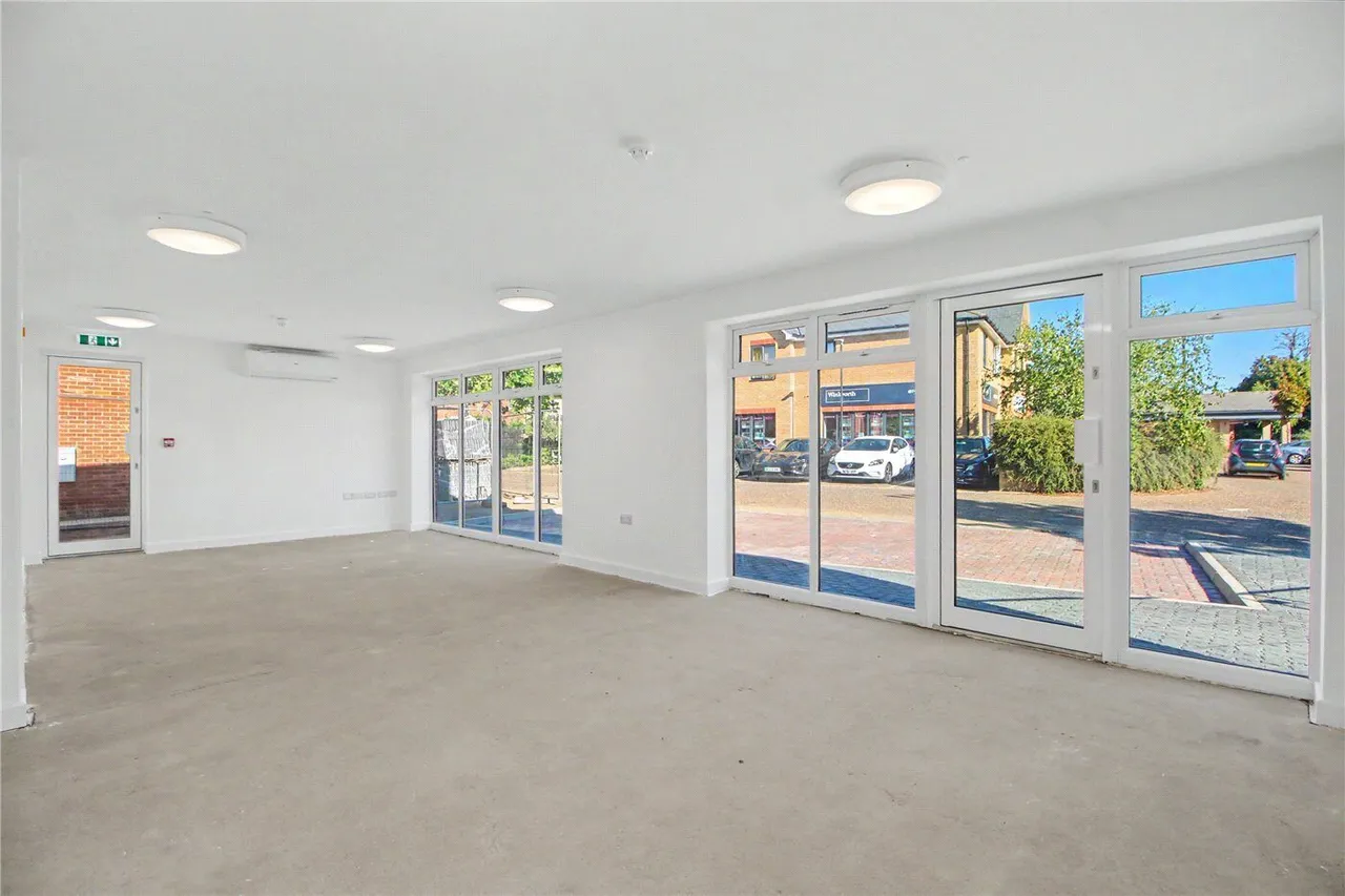 Oak Court, Poringland, NR14, photo 2