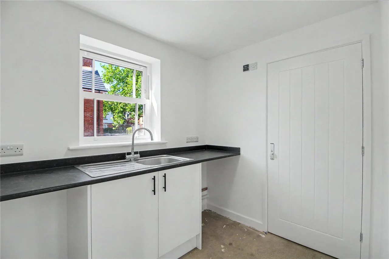 Oak Court, Poringland, NR14, photo 4