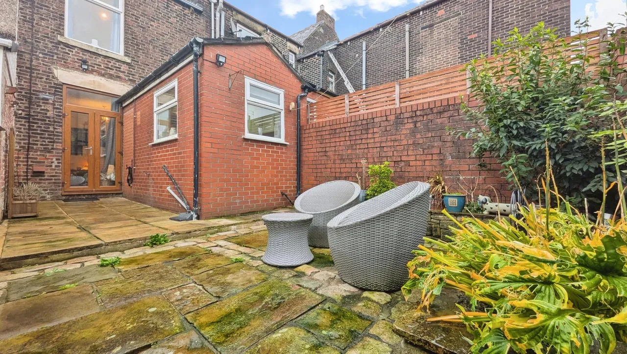 West Street, Lees, OL4, photo 25