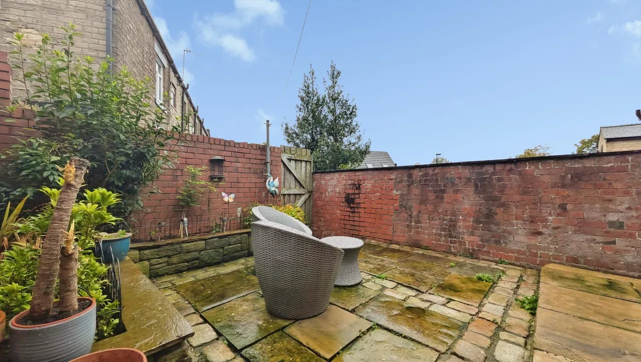 West Street, Lees, OL4, photo 24