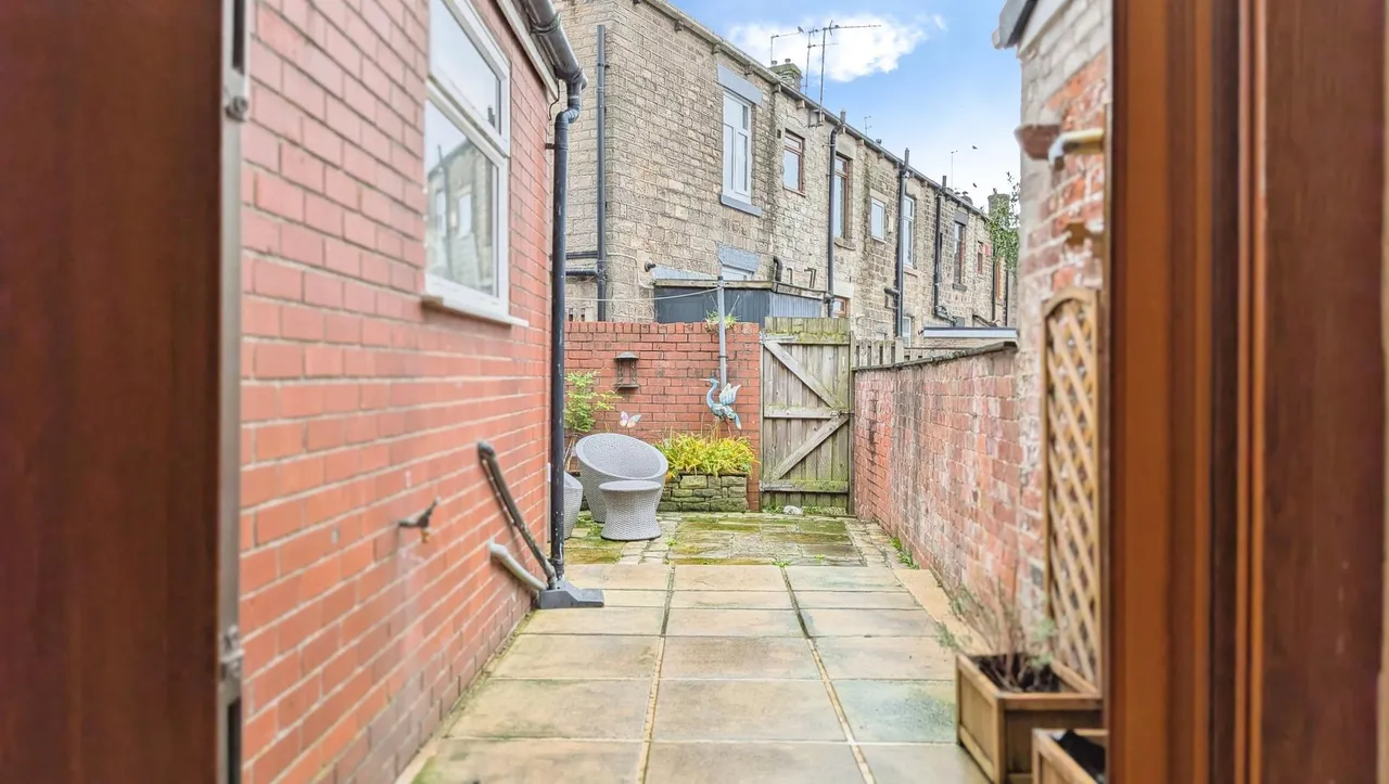 West Street, Lees, OL4, photo 22