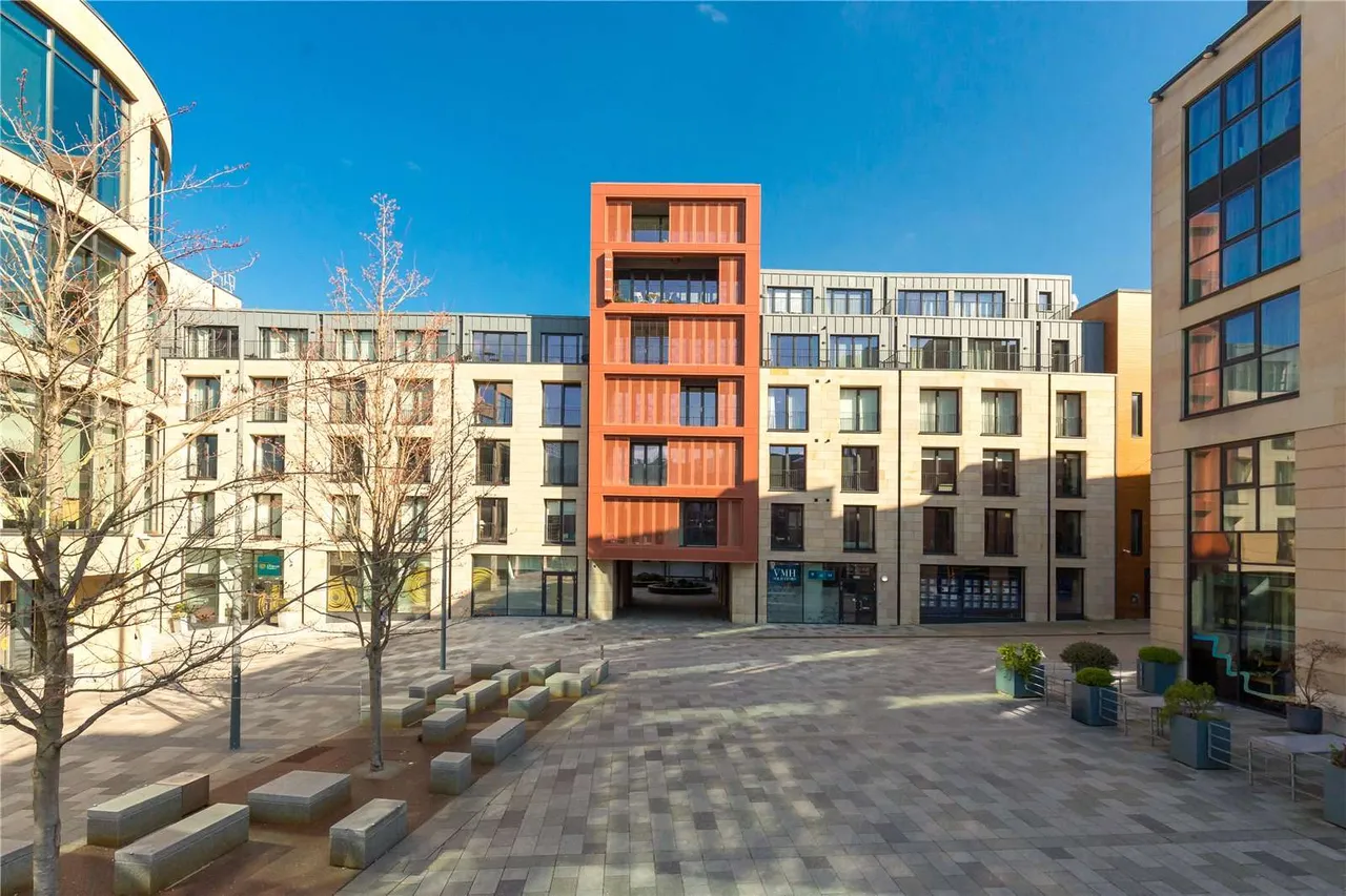 Shoemakers Square, Holyrood, Edinburgh, EH8 8FW, photo 2