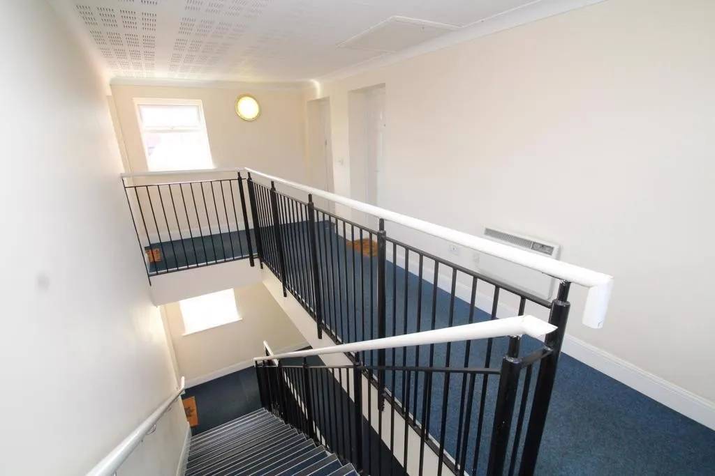 Eastbury Way, Redhouse, photo 2