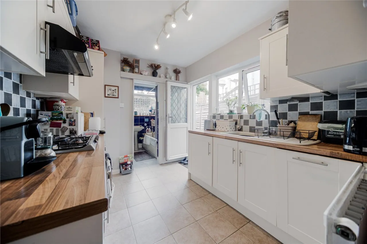Palace Road, London, N11, photo 6