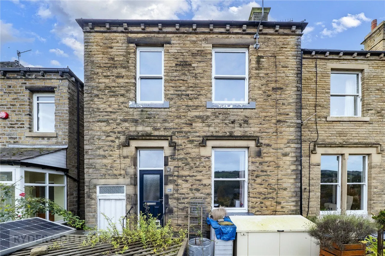 2 bed house for sale, Manchester Road, Slaithwaite, HD7