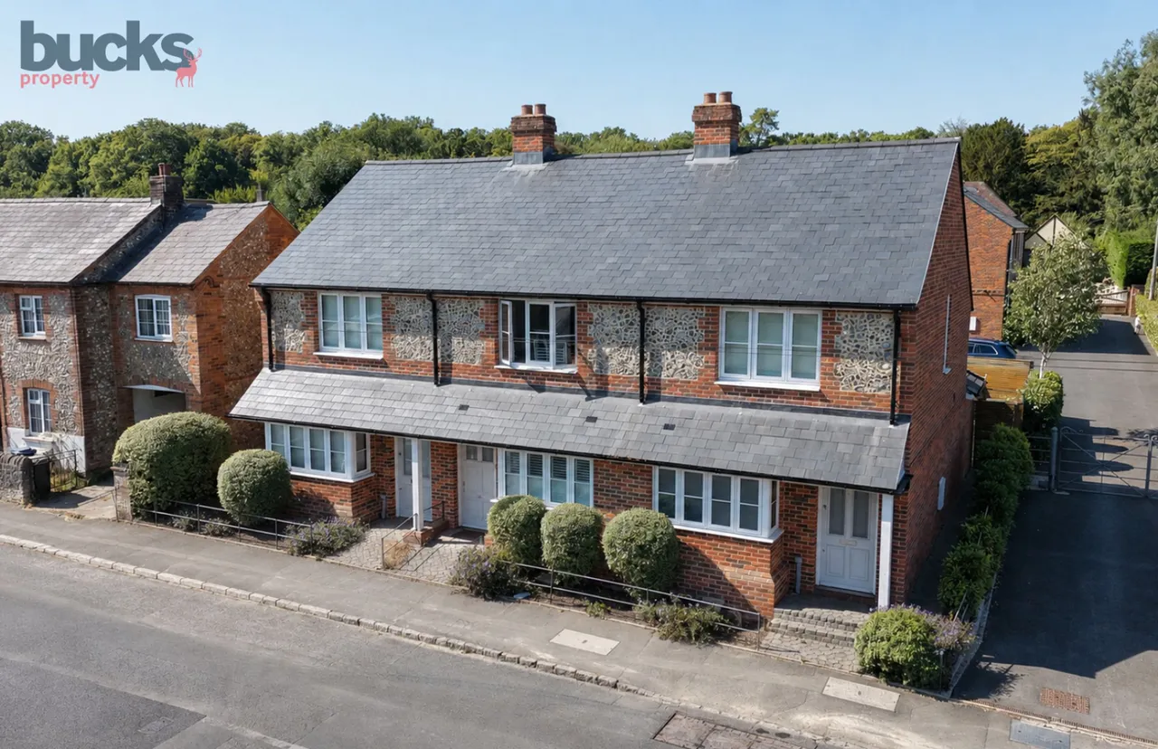 2 bed house for sale — Wilden Mews, Naphill, HP14