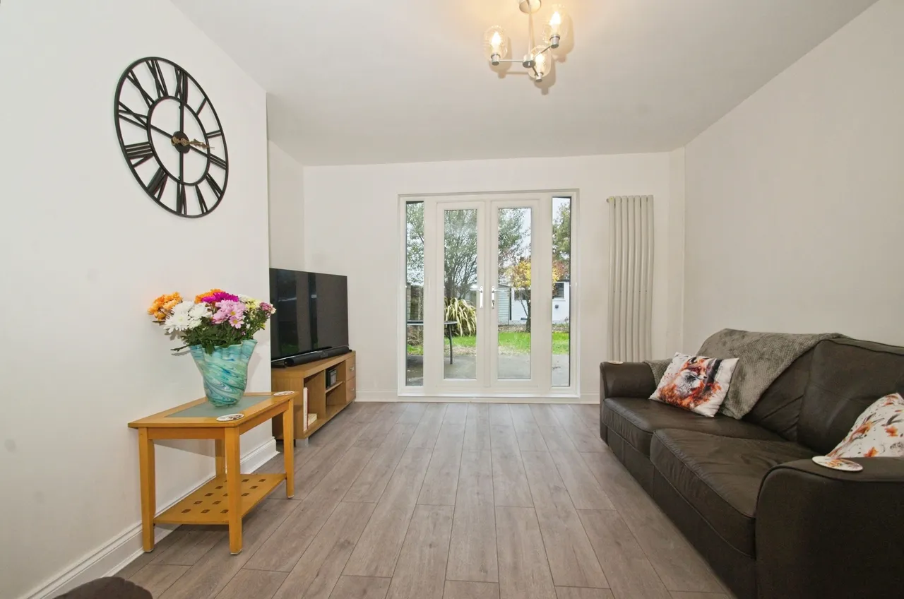 Pyle Road, Bridgend, photo 4