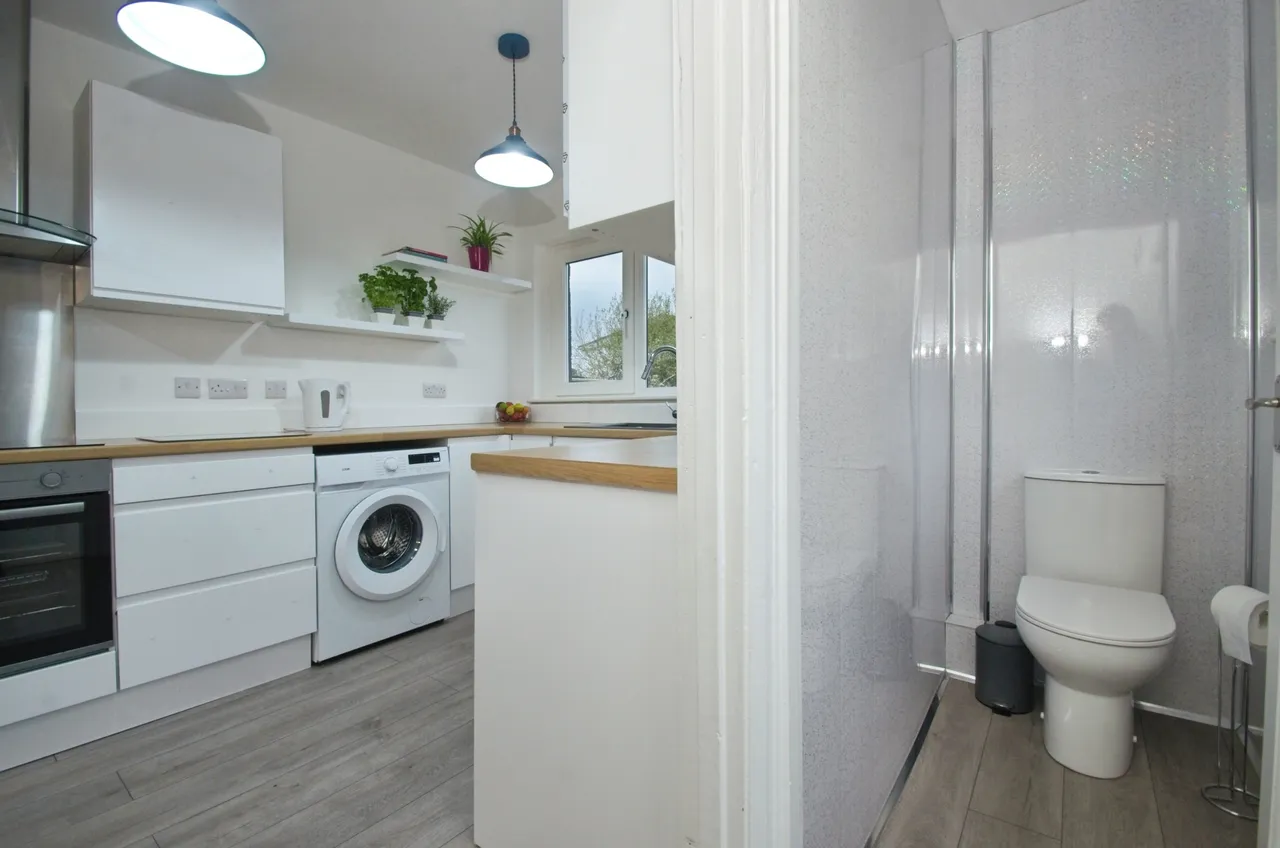 Pyle Road, Bridgend, photo 8