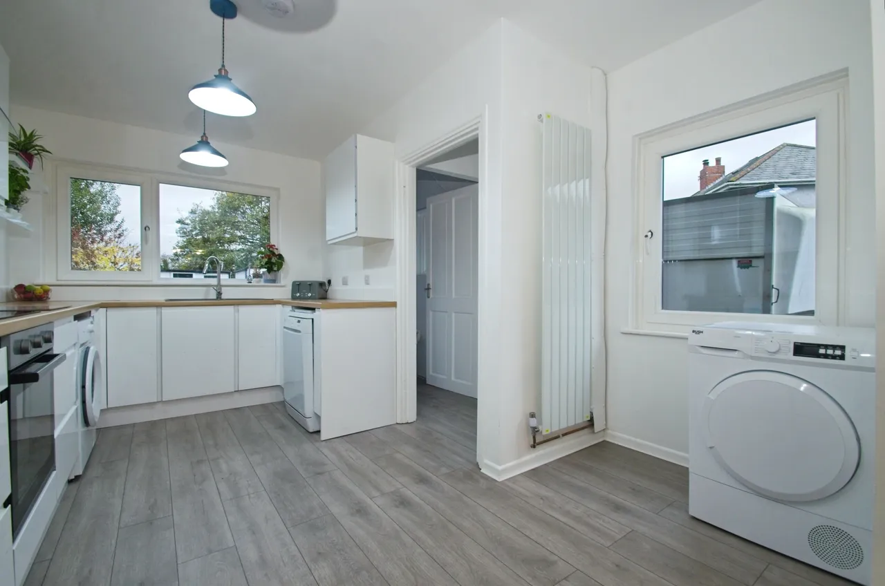 Pyle Road, Bridgend, photo 7