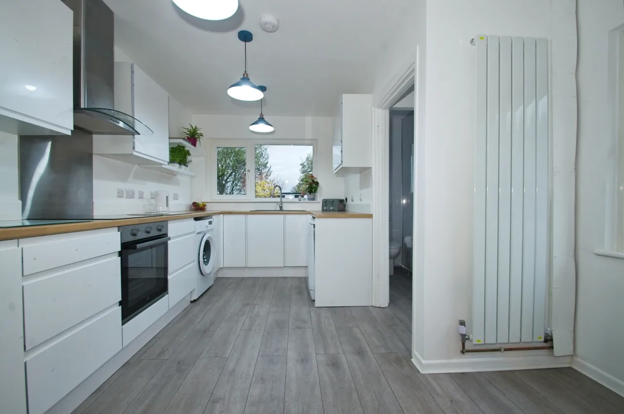 Pyle Road, Bridgend, photo 6