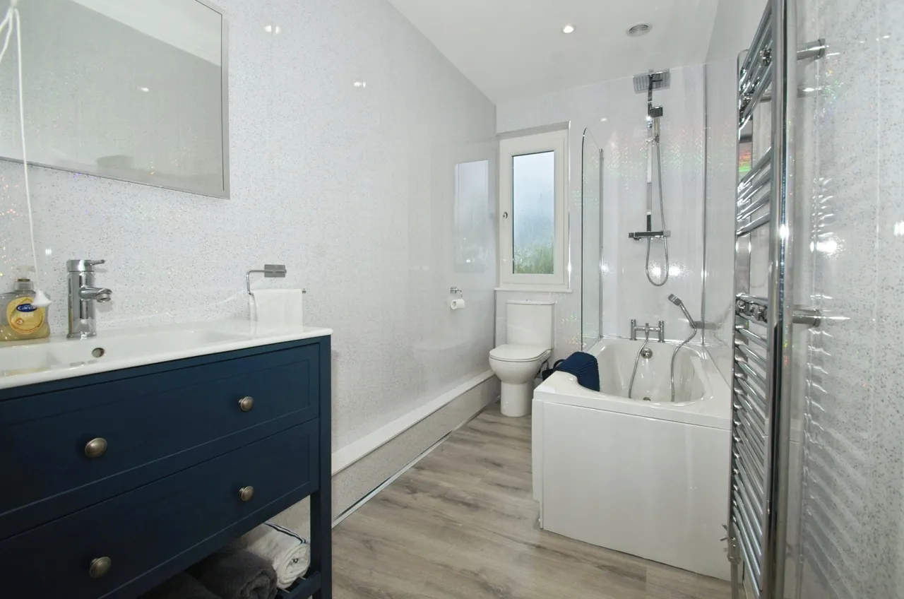 Pyle Road, Bridgend, photo 12