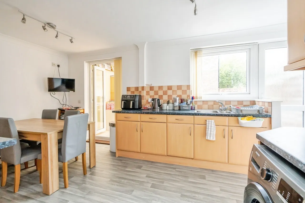 Maplehurst Road, Chichester, PO19, photo 4