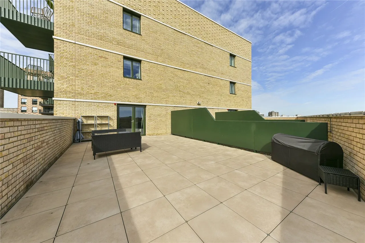 Monarch Square, London, SW11, photo 10