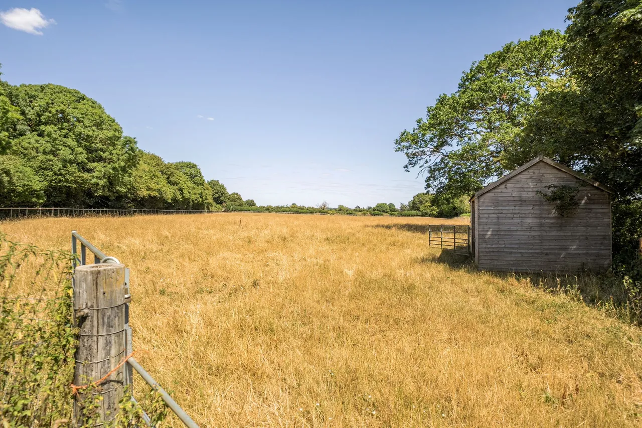 Corston, Malmesbury, SN16, photo 4