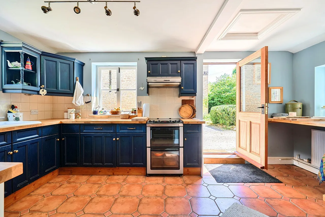 Corston, Malmesbury, SN16, photo 10