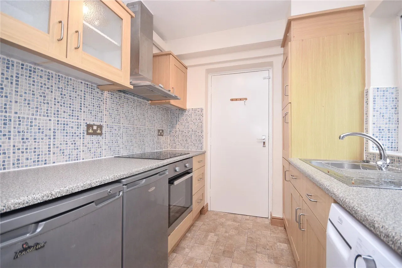 Slaid Hill Court, Leeds, LS17, photo 2