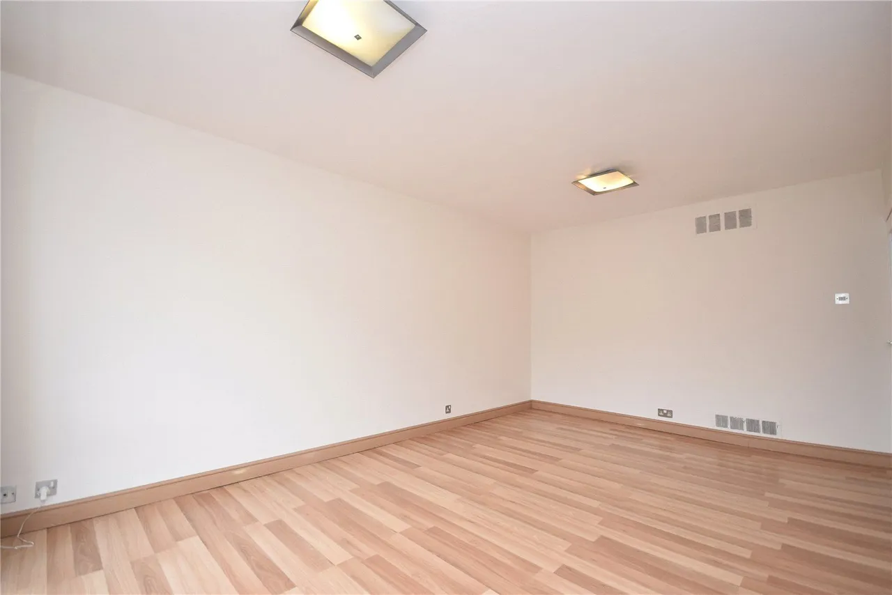 Slaid Hill Court, Leeds, LS17, photo 4