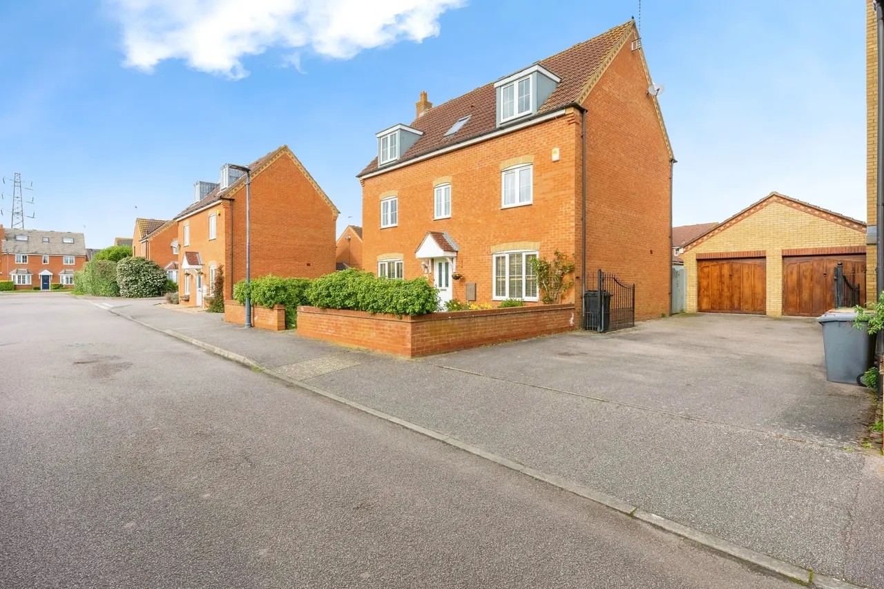 5 bed house for sale — The Glebe, Clapham, Bedford, Bedfordshire, MK41