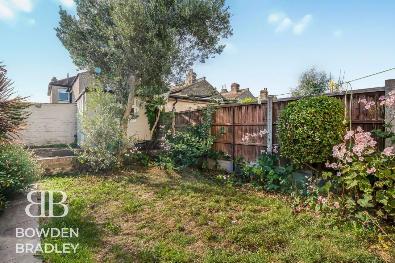 Edith Road, Chadwell Heath, RM6, photo 39