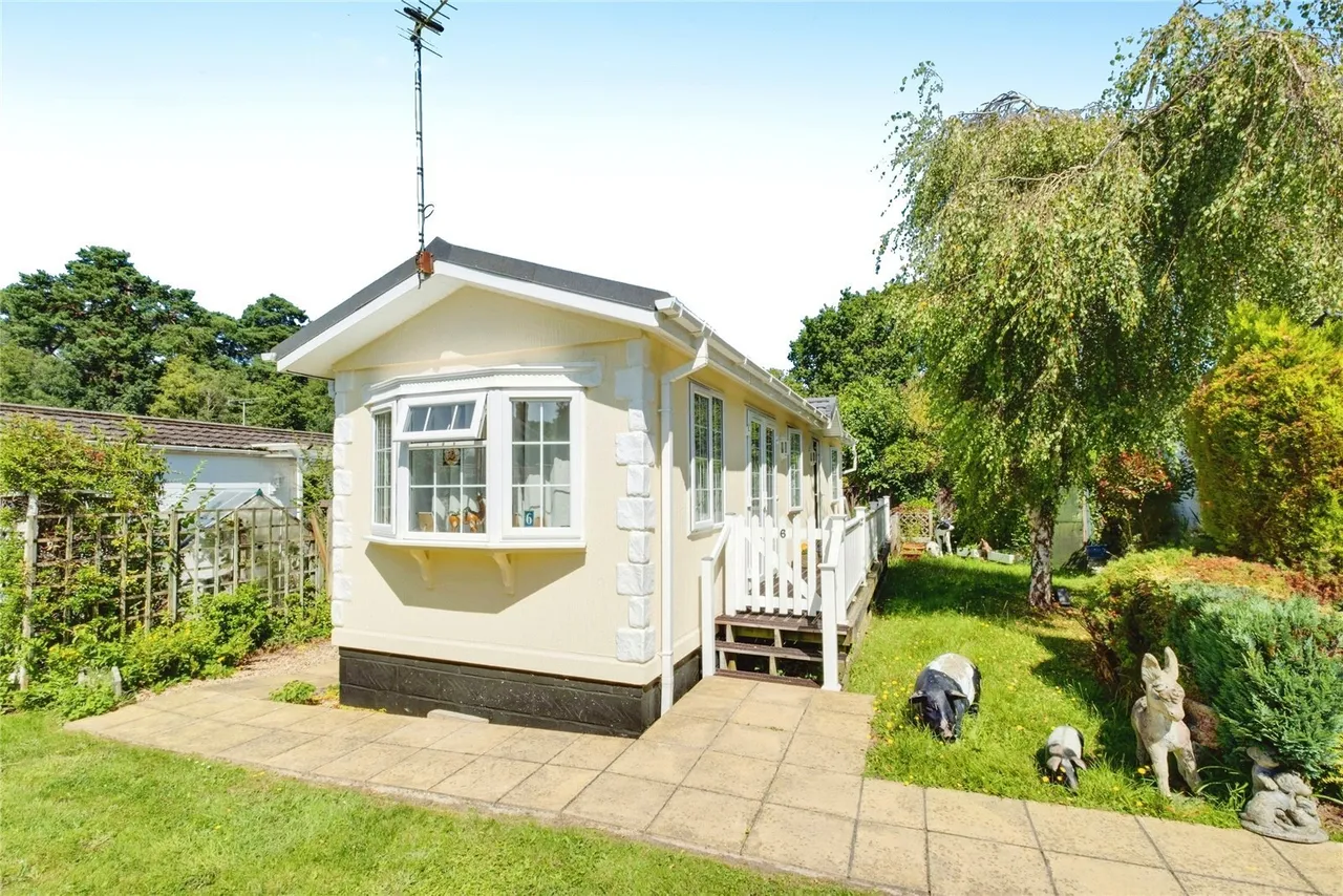 1 bed mobile home for sale, Southampton Road, Lyndhurst, SO43