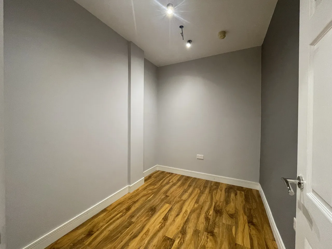 Town Centre, RH10, photo 5