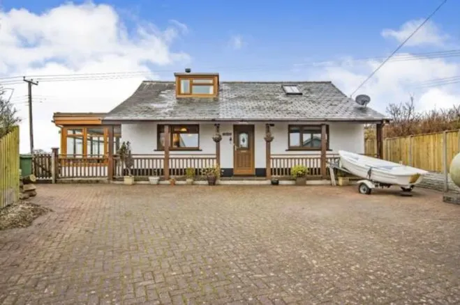 4 bed house for sale — Trewent Hill, Pembroke