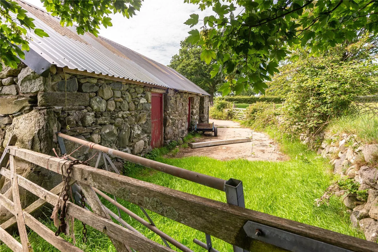 Groeslon, Caernarfon, LL54, photo 32