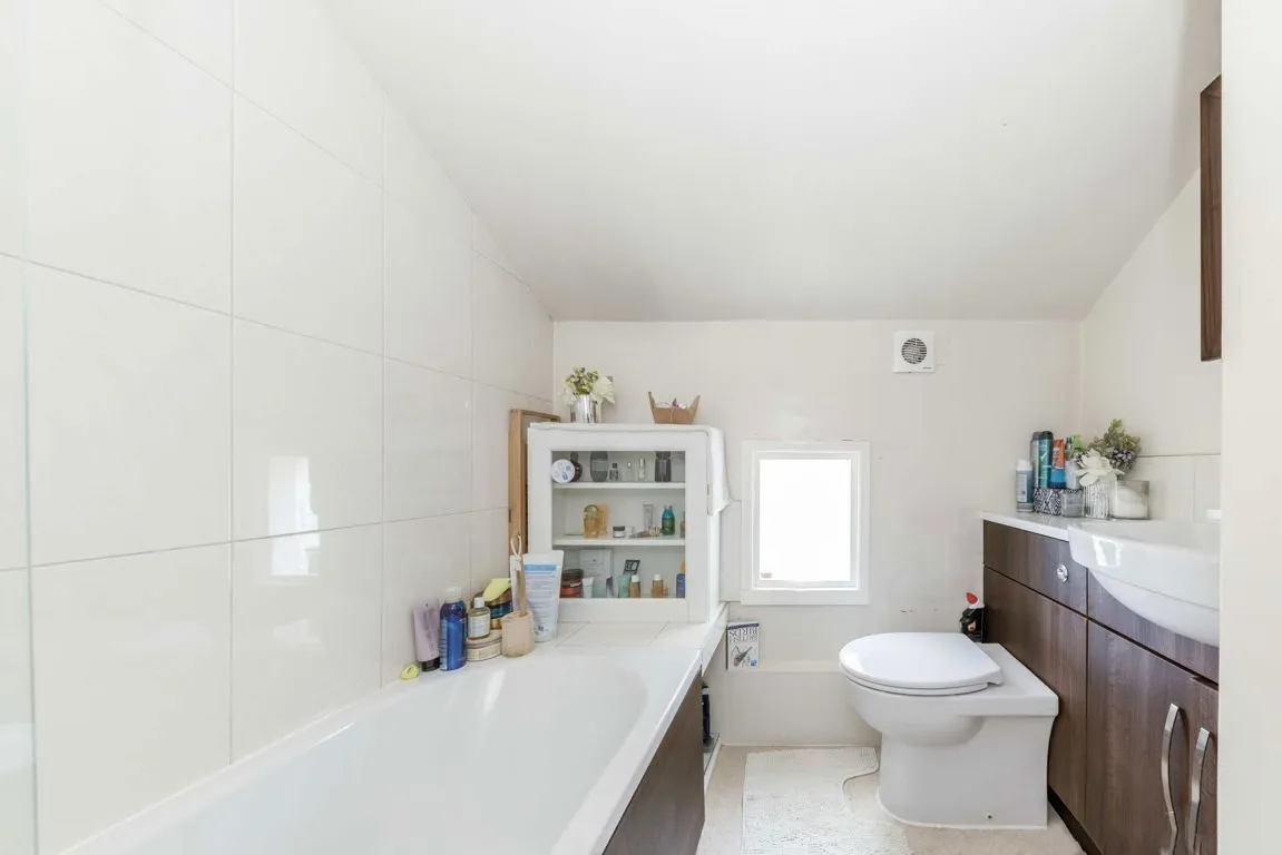 Lucien Road, SW17, photo 4